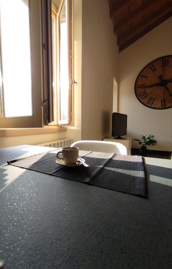 La Corte Dell'Orologio Endine Gaiano Buitenkant foto